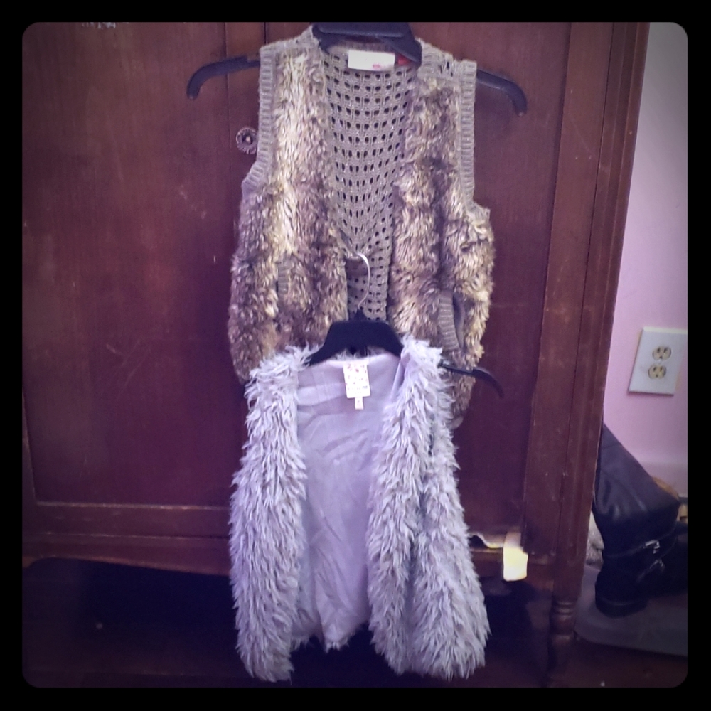 2 different fashion vests for girls